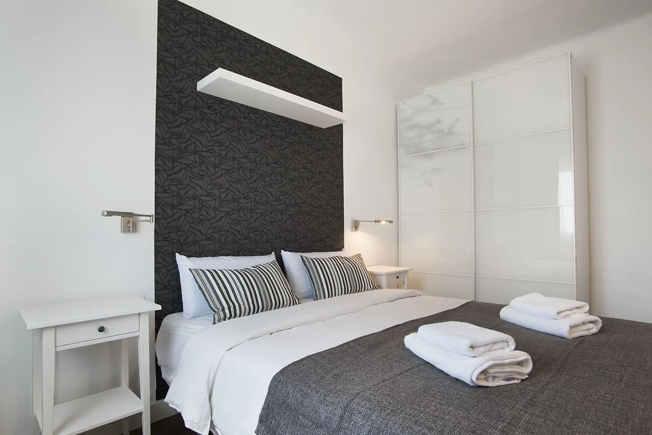 Apartment Tendency Rambla Del Poblenou Barcelona Spain